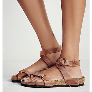 RARE Birkenstock Yara in ANTIQUE BROWN